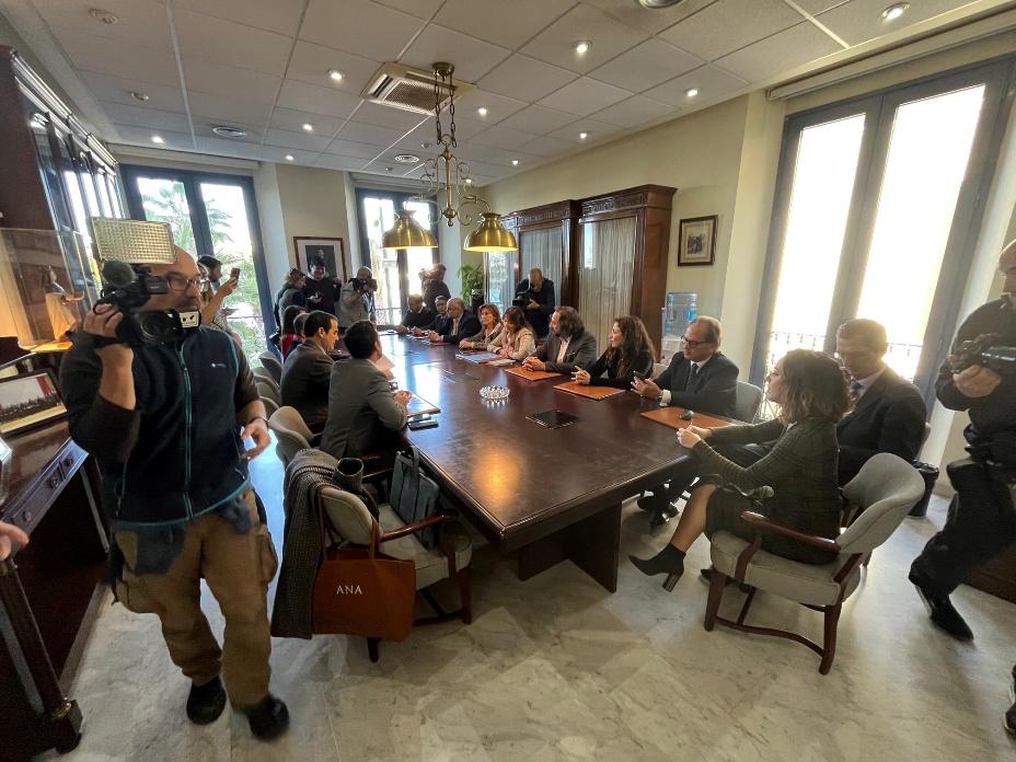 El Consejero de Justicia de la Junta de Andalucía visita el Colegio